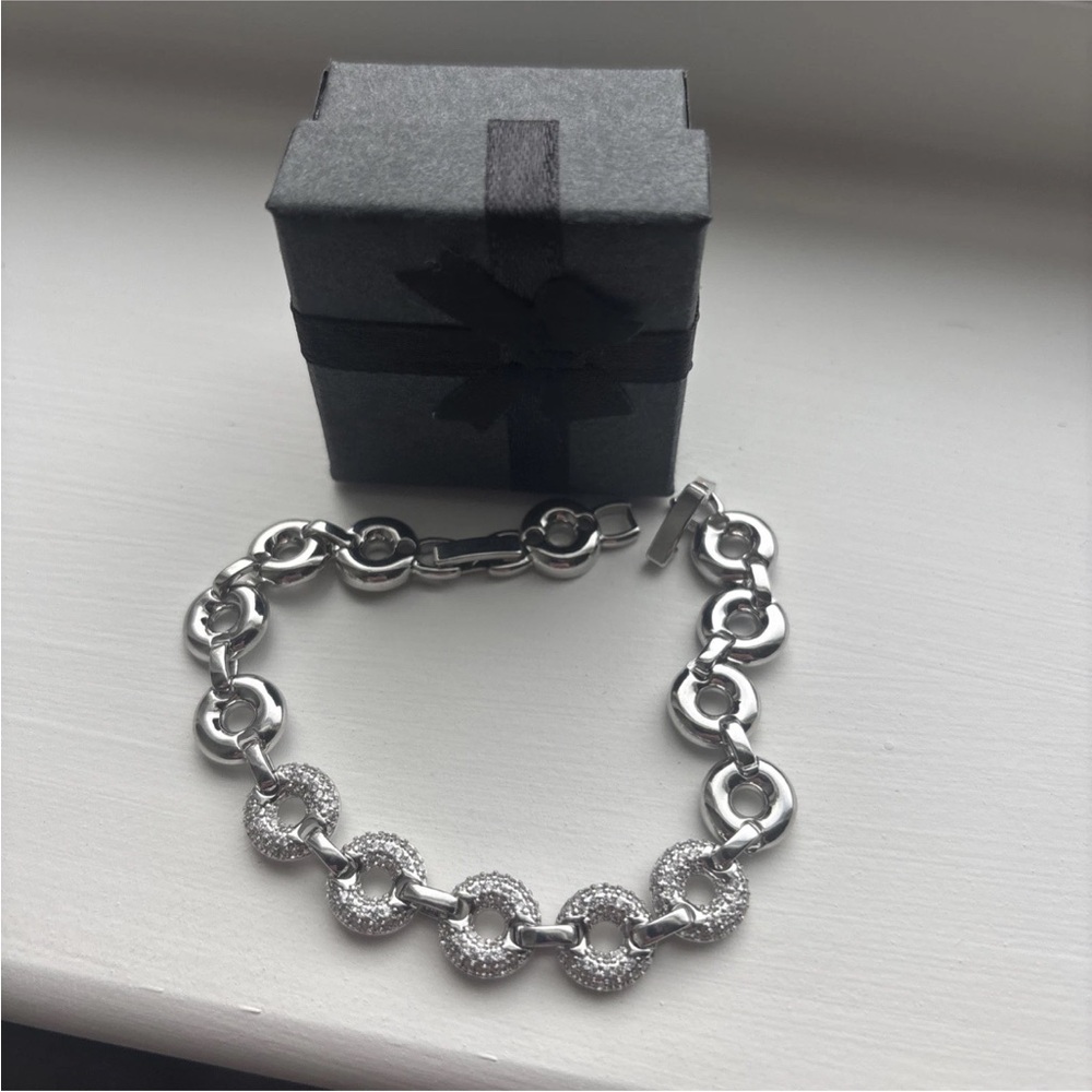 White Gold Plated Chunky Link Bracelet Crystal Pavé Circle Statement Bracelet - Picture 8 of 9